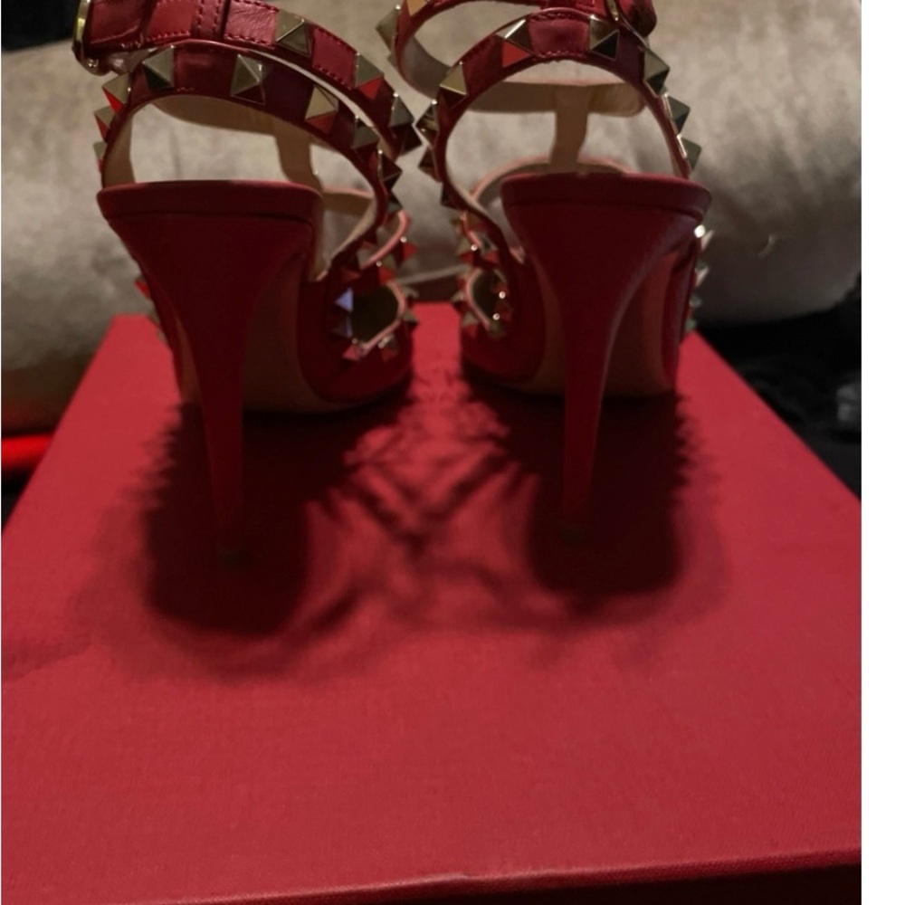VALENTINO // ROCKSTUD//  ROCK PINK - Picture 3 of 9